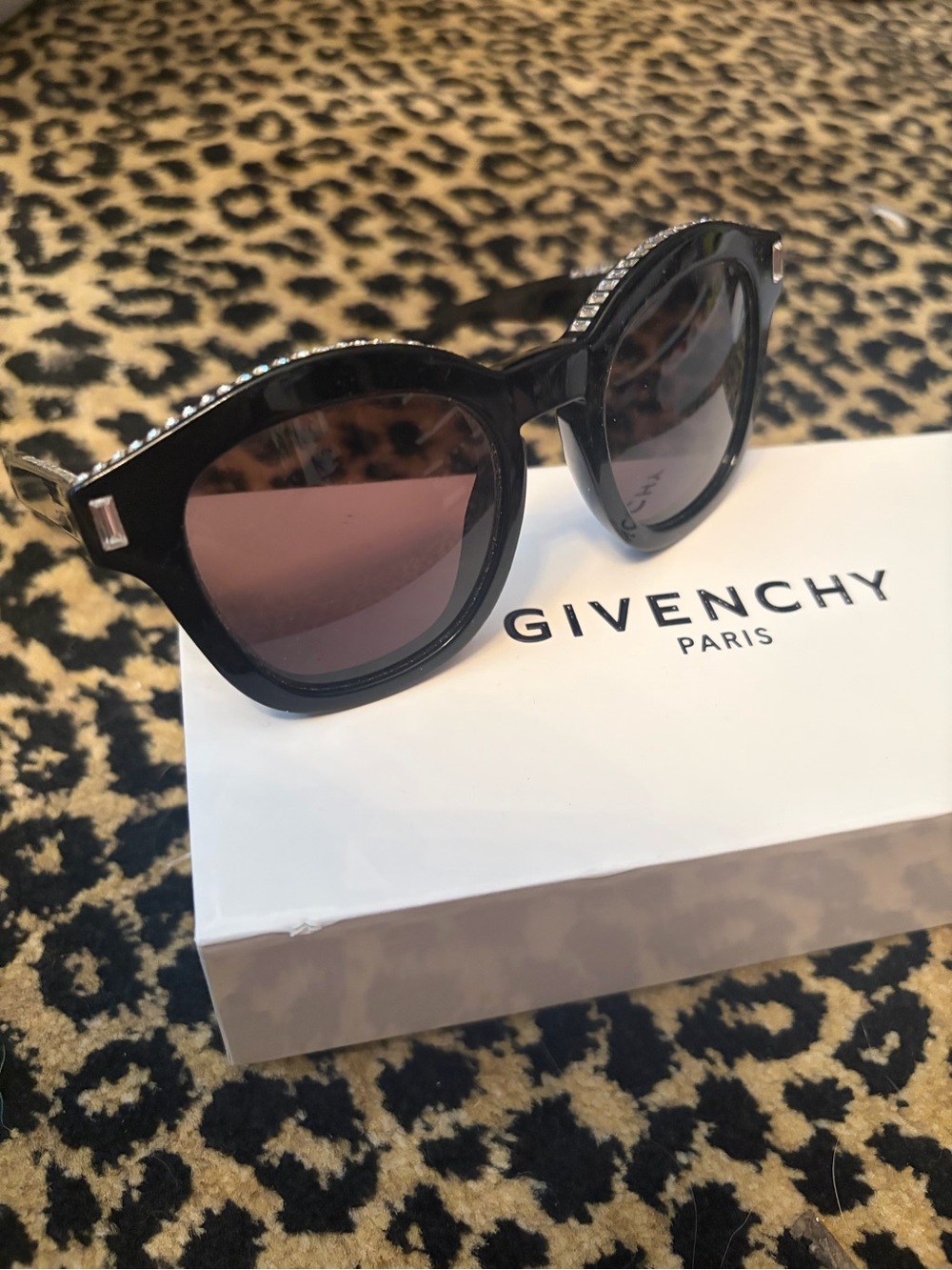 Extremely rare! Givenchy Black Round Sunglasses with Rhinestone Detail-sold out